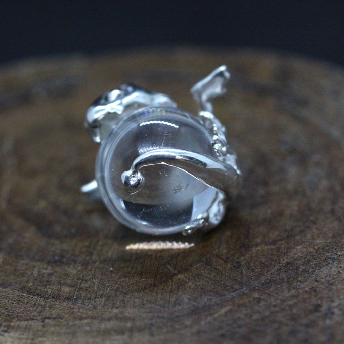 水晶にしがみつくドラゴンの赤ちゃんネックレス - 画像 (9)