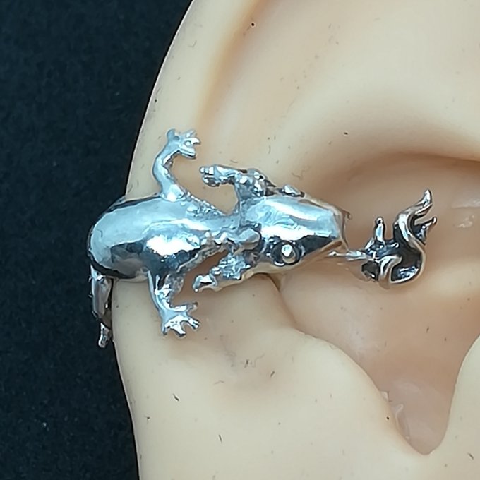 火吹くサラマンダーのイヤーカフ